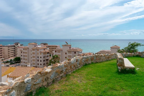 Torre del Moro 'daki bahçe ya da Cabo Cervera, Torrevieja, Alicante' deki Cabo Cervera. Valensiyalı Cemaati. İspanya. Avrupa. 15 Temmuz 2021