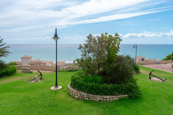 Torre del Moro 'daki bahçe ya da Cabo Cervera, Torrevieja, Alicante' deki Cabo Cervera. Valensiyalı Cemaati. İspanya. Avrupa. 15 Temmuz 2021