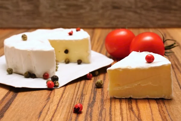 Camembert and pepper — Stock Photo, Image