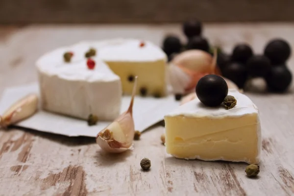 Porção de camembert — Fotografia de Stock