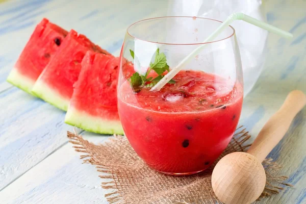 Wassermelonen-Smoothie im Glas auf Klette — Stockfoto