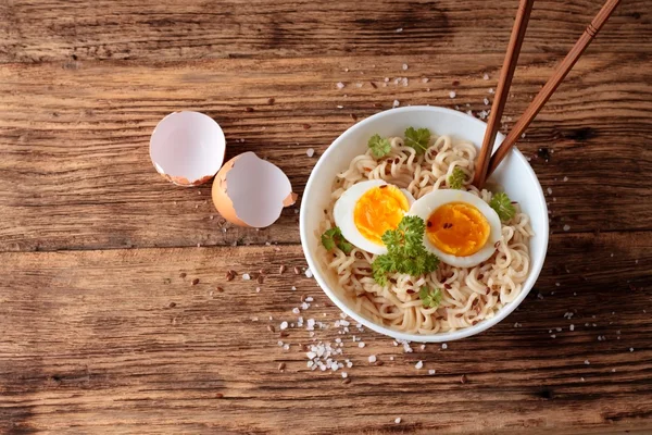 Topputsikt på kinesisk suppe – stockfoto