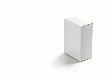 Açık gri arka planda Fotorealistik Düz Meydan Karton Paket Kutusu Model Model. 3 boyutlu görüntüleme. Tasarımınız için model şablonu hazır.