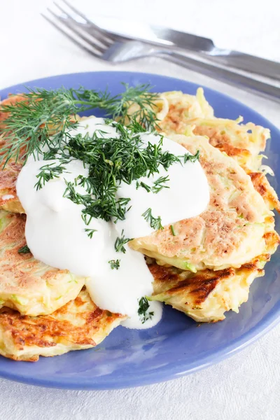 Kızarmış kabak böreği. 