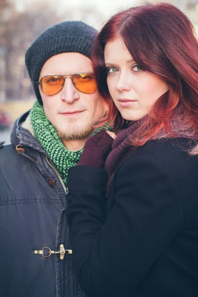 Outdoor portrait of pretty young couple — Stock Photo, Image