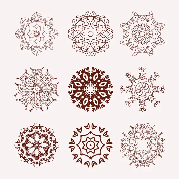 Elementos decorativos mandalas étnicos — Vector de stock