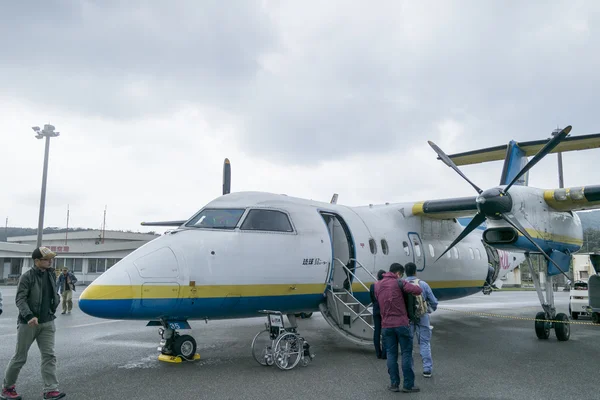 Yonaguni, Japan, December,17th,2013,Yonaguni air port runway wit — Stock Photo, Image