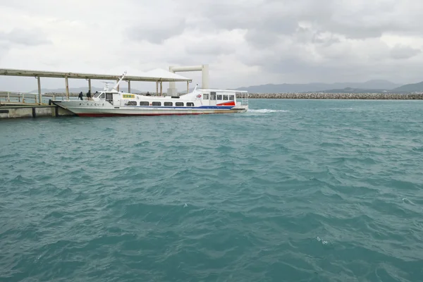 Ishigaki, Japón, 17 de diciembre de 2013, terminal de ferry exterior, Ishi — Foto de Stock