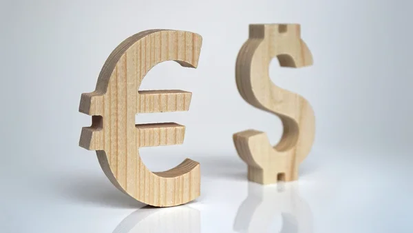 Ocena programu Exchange. Znak waluty Euro, Dolar. — Zdjęcie stockowe