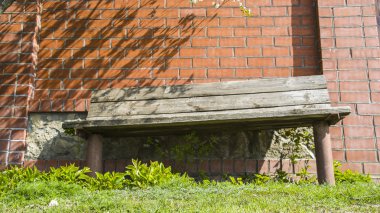 Tuğla duvar çit ile tezgah