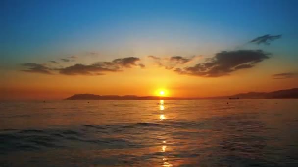 Puesta de sol en la playa del mar — Vídeos de Stock