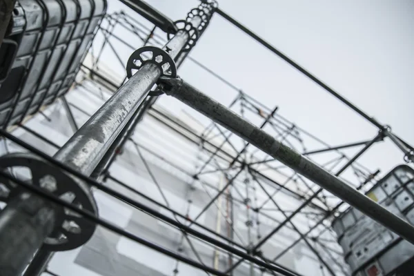 Metal girder extensive scaffolding providing platforms for stage structure support — Stock Photo, Image