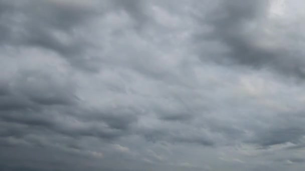 Céu de trovão Timelapse com nuvens cúmulos brancas — Vídeo de Stock