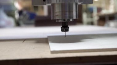 Freze kesme makinesi plastik çizici kesme yapar