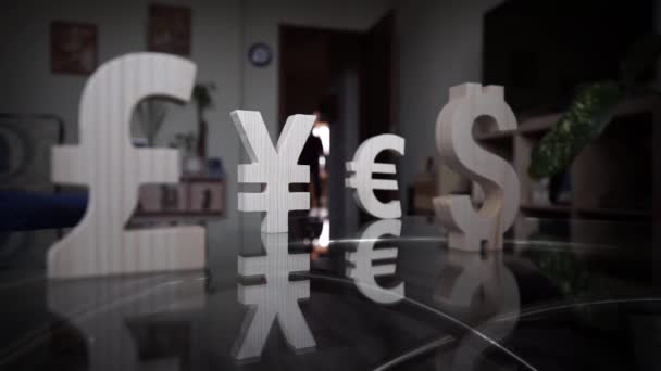 O Yen caiu. Mans mão jogou fora o YEN — Vídeo de Stock