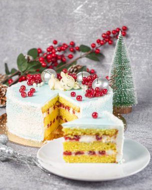 Geyik figürlü Noel pastası.