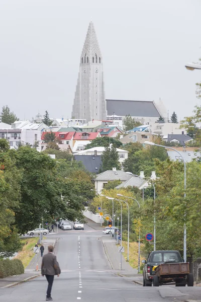 Vista vertical de Reikiavik con Hallgrimskirkja, Islandia . — Foto de Stock