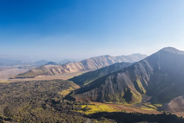 Vista panorâmica da paisagem multicolorida em Landmannalaugar, Islândia . — Fotografia de Stock