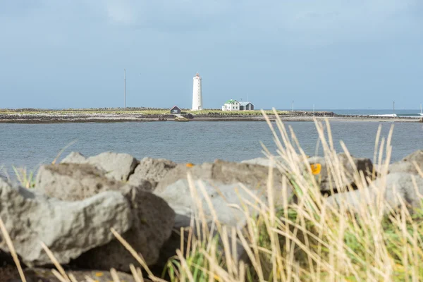 Reykjavik-Seltjarnarnes içinde deniz feneri ile popüler nokta. — Stok fotoğraf