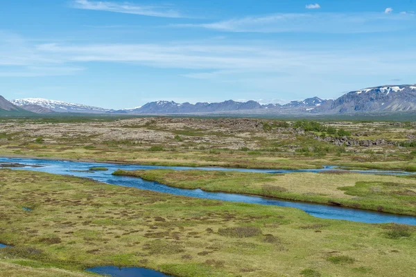 Malebný pohled slavných Thingvellir s Oxara řeky, Island. — Stock fotografie