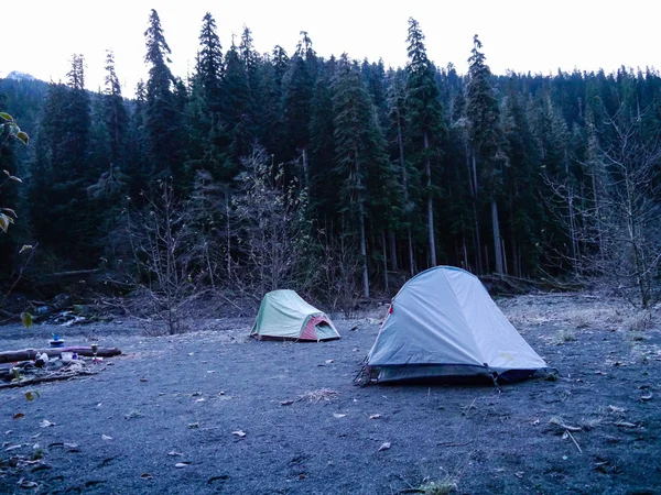 Två tält i backcountrytwo — Stockfoto