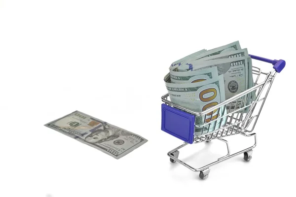Carro de compras con dinero en efectivo aislado en fondo blanco, Clo —  Fotos de Stock