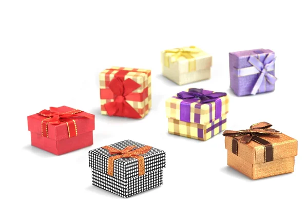 Muchas cajas de regalo coloridas diseminadas sobre fondo aislado blanco —  Fotos de Stock