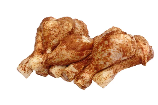 Piernas de pollo frotadas en seco sin cocer aisladas sobre fondo blanco —  Fotos de Stock