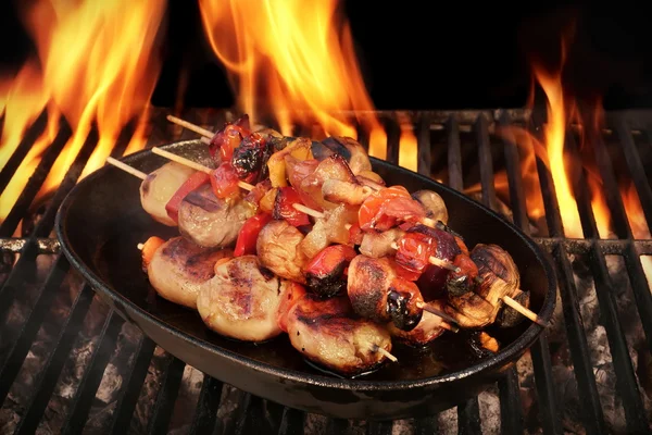 Vegetariánské zeleninové Bbq. kotlety na horké hořící gril, Clo — Stock fotografie