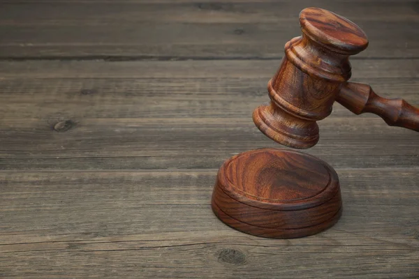 Real Bírák Vagy Auctioneer Gavel Készült Walnut Wood Fekete Fából — Stock Fotó