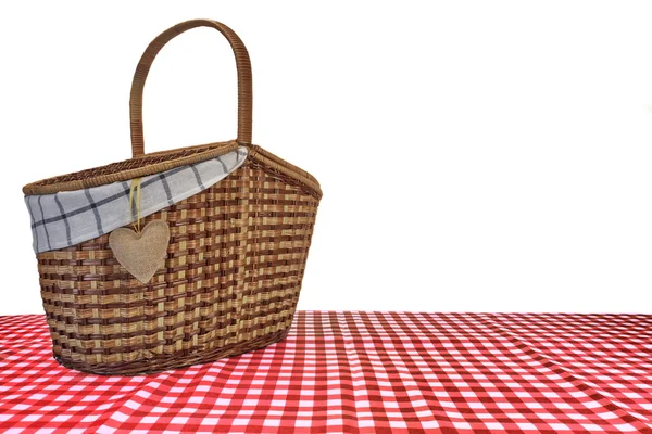 Picnic Basket On The Red Checkered Tablecloth Isolated On White — Stok Foto