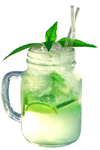 Λάθη Και Υγρό Γυαλί Mason Jar Cocktail Mojito Απομονώνονται Λευκό — Φωτογραφία Αρχείου