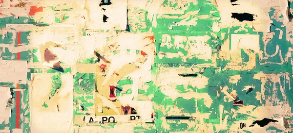 거리의 예술적 배경에는 Grungy Wall Ripped Torn Peeled Posters 잡동사니 — 스톡 사진