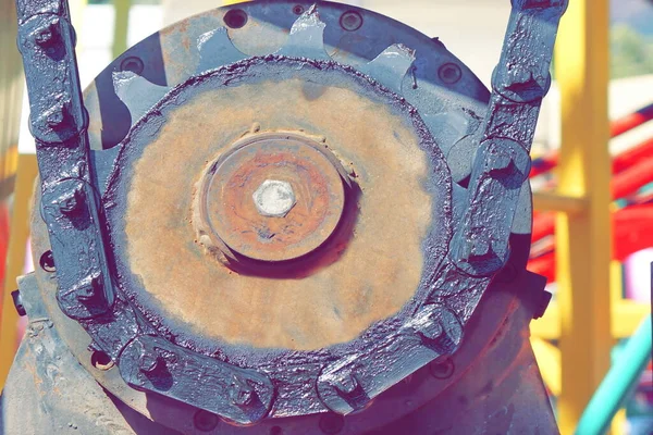 Παλιά Gear Wheel Closeup View Σκουριασμένη Φθαρμένη Αλυσίδα Τροχός Και — Φωτογραφία Αρχείου