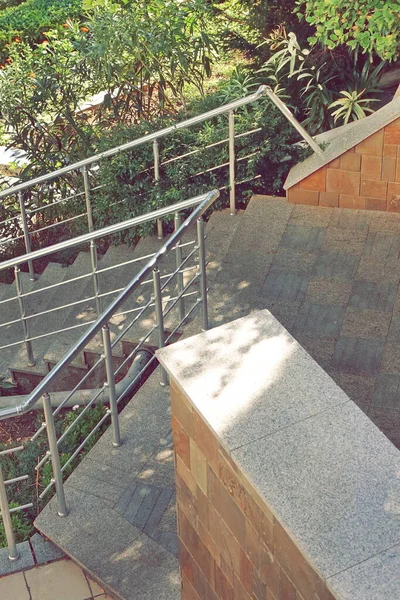 Escalier Angle Escalier Extérieur Marbre Avec Rampe Acier Inoxydable Escalier — Photo