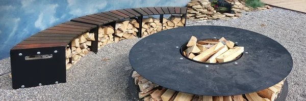 Patio Fire Pit Steel Ronde Tafel Voor Outdoor Recreatie Partij — Stockfoto