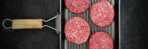 Raw Minced Homemade Grill Beef Burgers Frying Pan Top View — стоковое фото