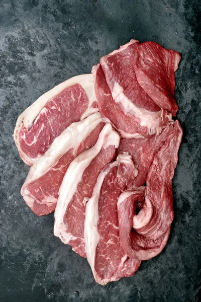 Olika Råbiffar Sirloin Nötkött Biffar Overhead View Många Råa Striploin — Stockfoto