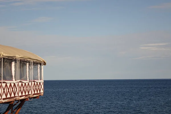 Tienda Glamping Cabaña Prueba Viento Muelle Stilts Mar Vista Mar — Foto de Stock