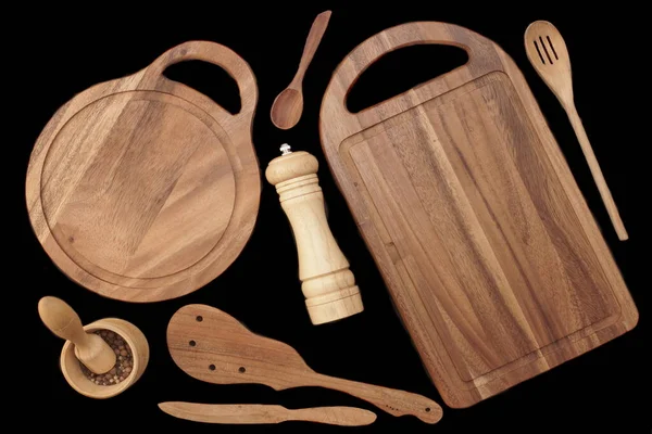 Duża Grupa Drewniane Naczynia Izolowane Czarnym Tle Wiele Przedmiotów Cookware — Zdjęcie stockowe