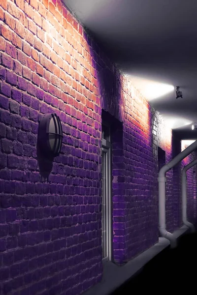 Éclairage Façade Sur Mur Brique Vieille Maison Nuit Vue Perspective — Photo
