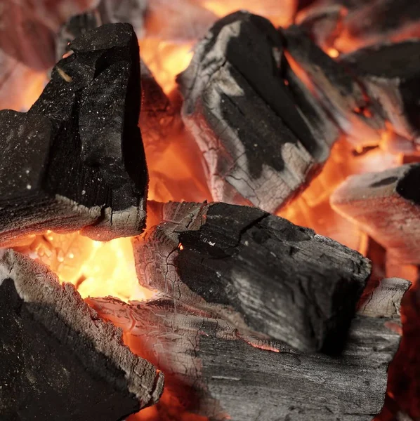 Barbacoa Parrilla Con Brillante Llameante Carbón Caliente Brillante Carbón Caliente — Foto de Stock