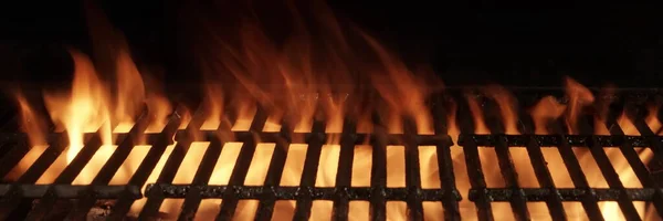 Grill Ogień Grill Izolowane Czarnym Tle Grill Płonący Węgiel Odizolowany — Zdjęcie stockowe