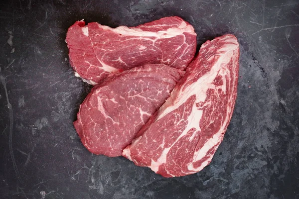 Obehandlade Biffar Sirloin Nötkött Biffar Overhead View Många Råa Striploin — Stockfoto