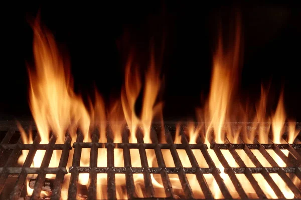 Barbecue Fiammeggiante Vuoto Griglia Carbone Primo Piano Griglia Barbecue Caldo — Foto Stock