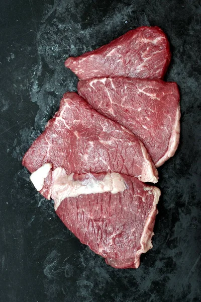 Diverse Rauwe Steaks Sirloin Beef Steaks Bovenaanzicht Veel Raw Striploin — Stockfoto
