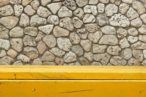 Pared de piedra con patrón de azulejos aleatorios —  Fotos de Stock