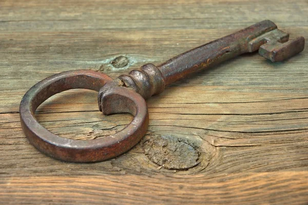 Staré rezavé železo klíč — Stock fotografie