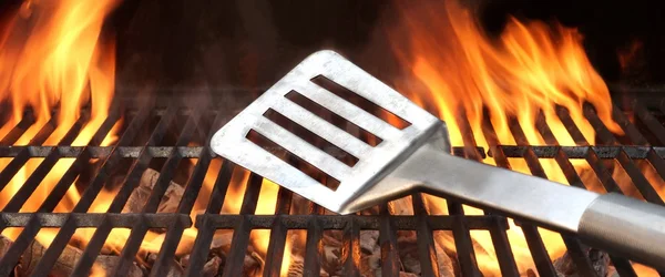 Spatula on the Barbecue Grill — Stock Photo, Image