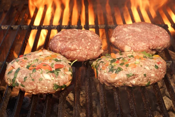 Izgaradaki Burgerler — Stok fotoğraf